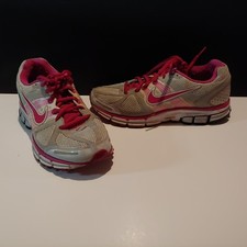 Womens 7.5 Nike Flywire